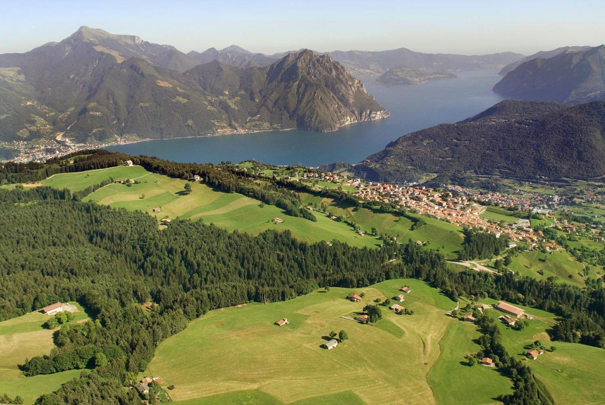 La Casa Sull' Altopiano Mountain Lake Iseo Hospitality Bossico Ngoại thất bức ảnh